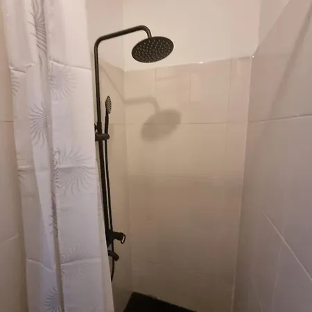 Πανσιόν Cozy In Center