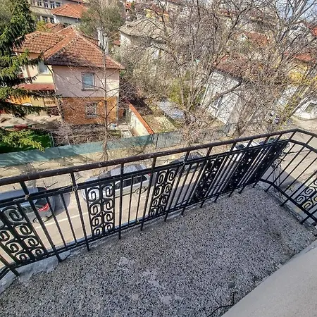 Πανσιόν Cozy In Center *